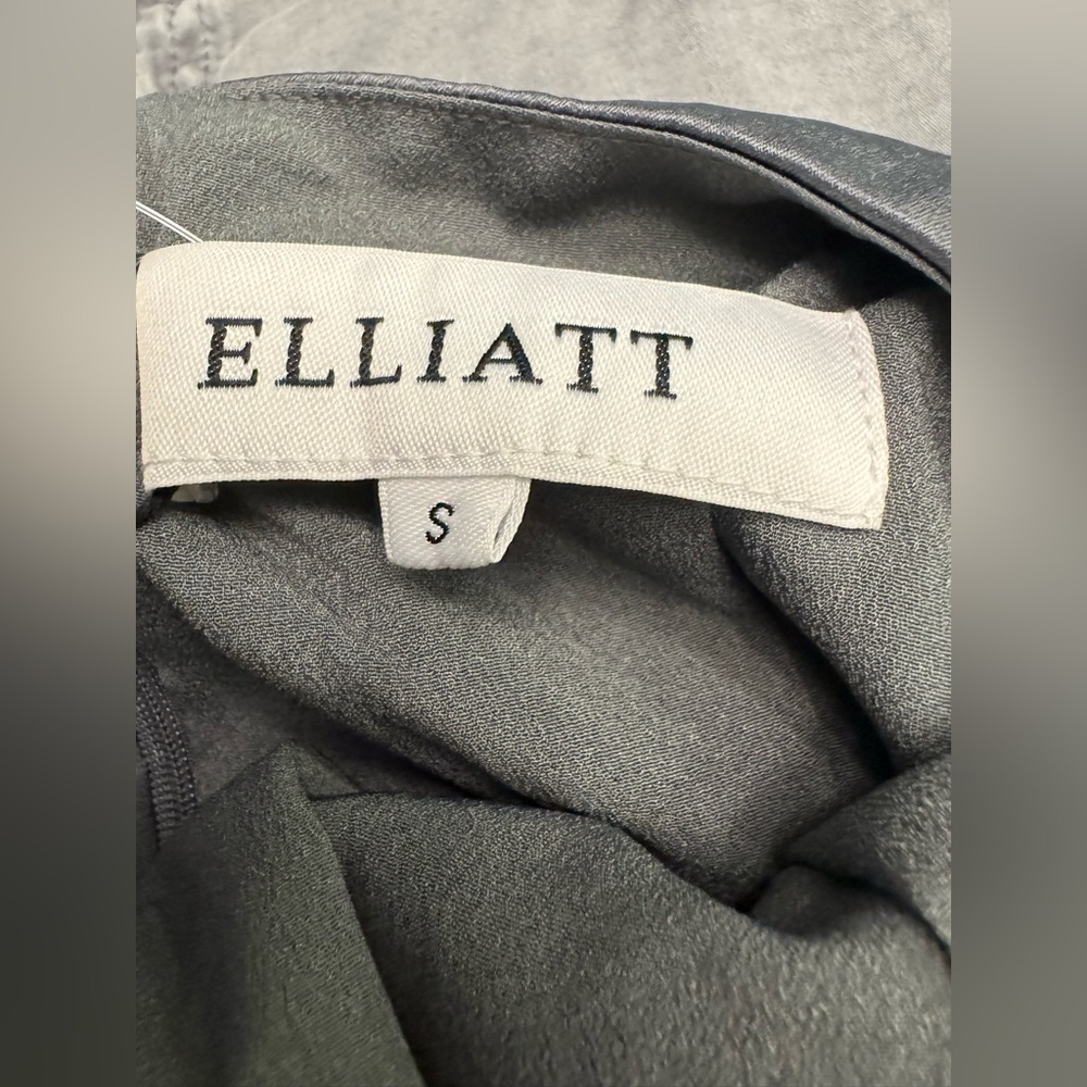 Elliatt Camo Asymmetric Satin Cocktail Dress
Elliatt - Picture 5 of 7